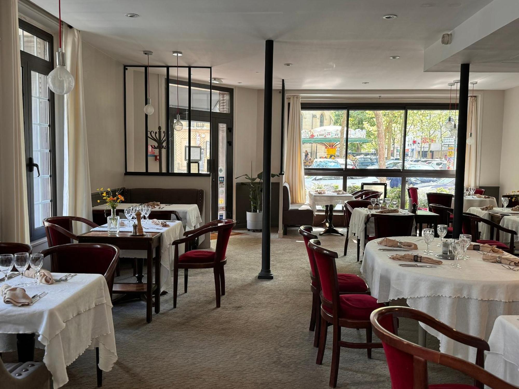 Hotel Paris Vesinet- Logis Hotel Restaurant Le Vésinet 외부 사진