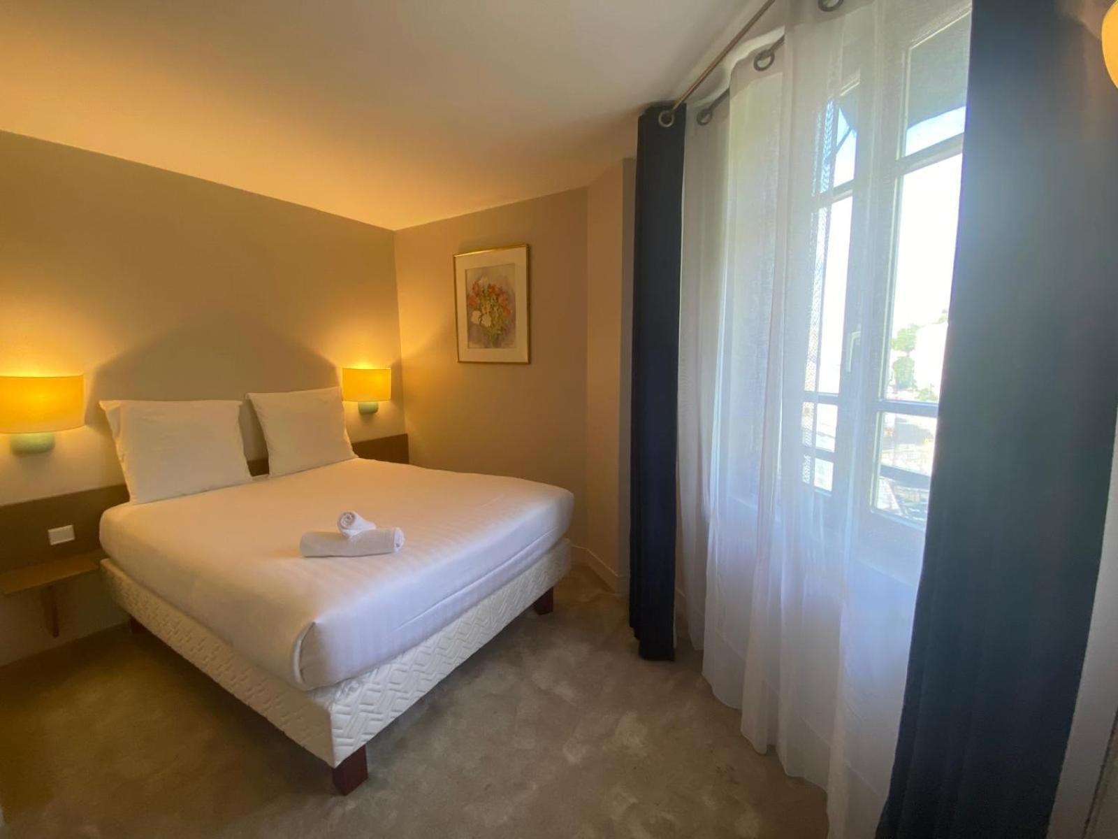 Hotel Paris Vesinet- Logis Hotel Restaurant Le Vésinet 외부 사진