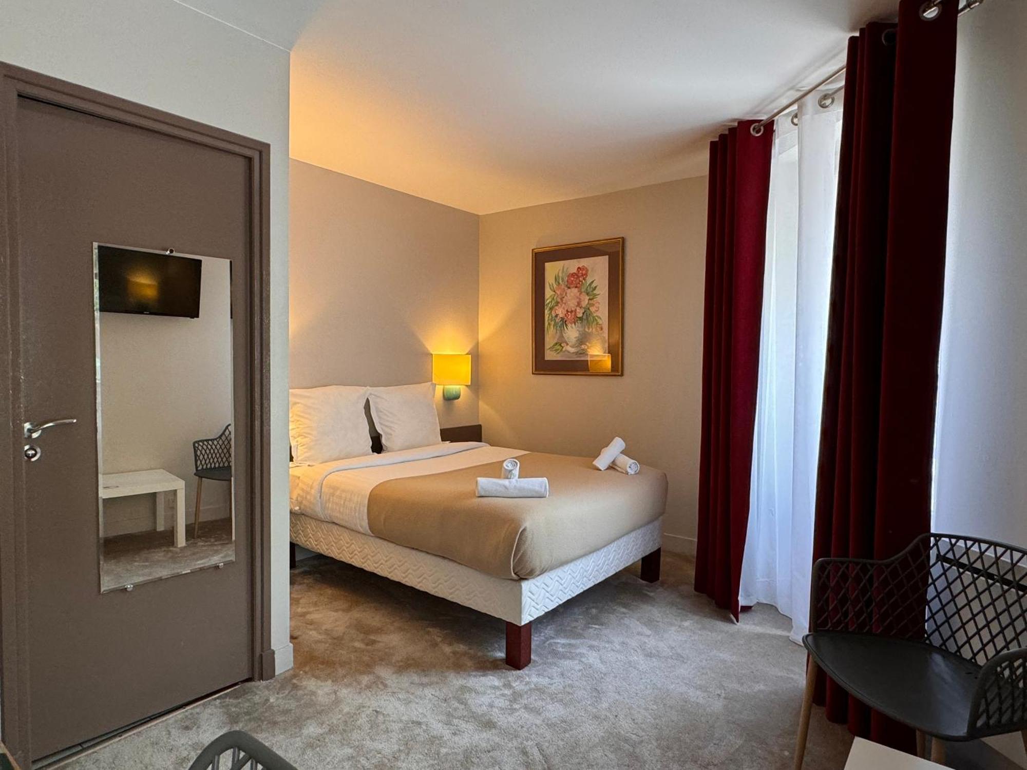Hotel Paris Vesinet- Logis Hotel Restaurant Le Vésinet 외부 사진