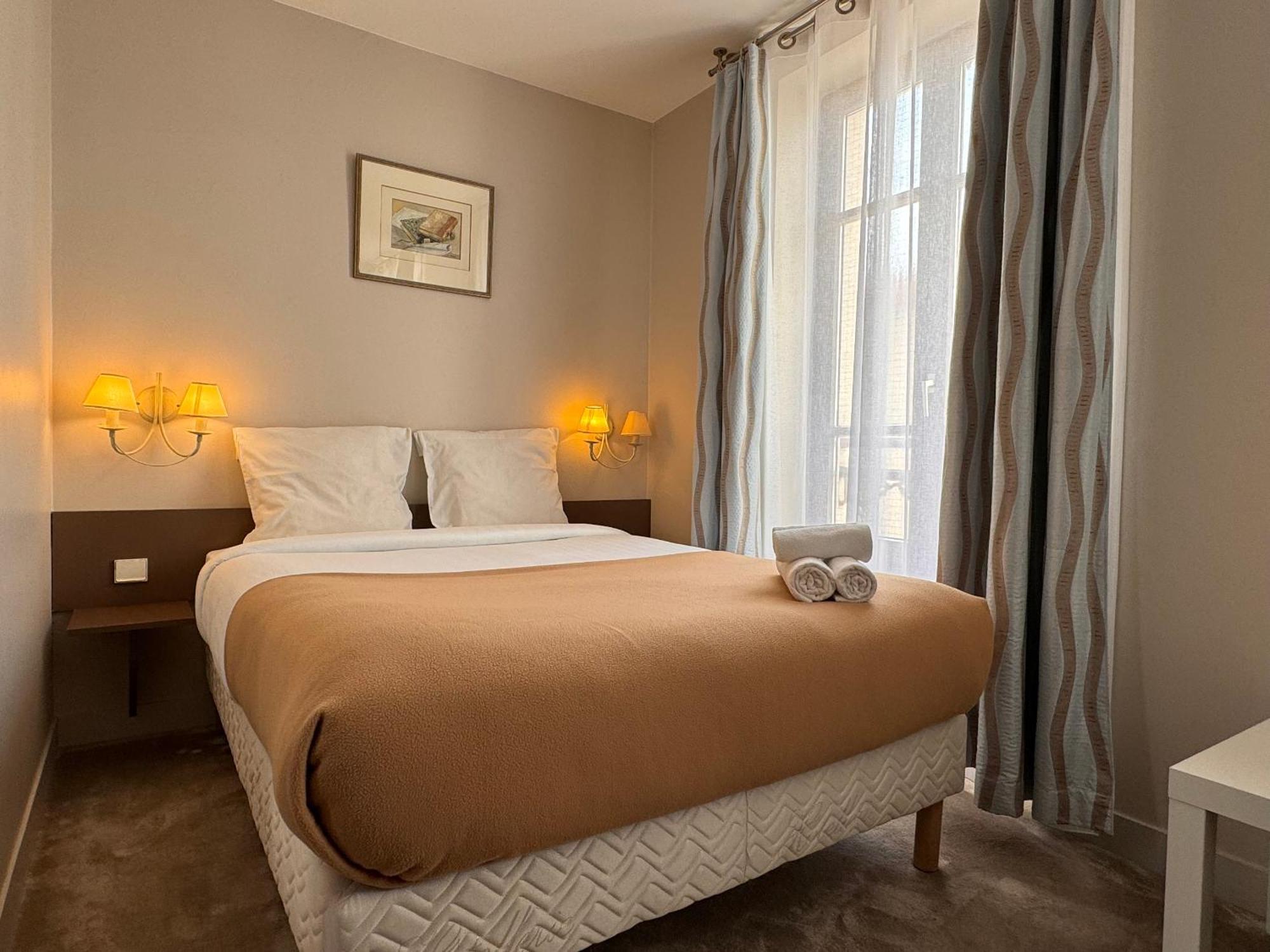 Hotel Paris Vesinet- Logis Hotel Restaurant Le Vésinet 외부 사진