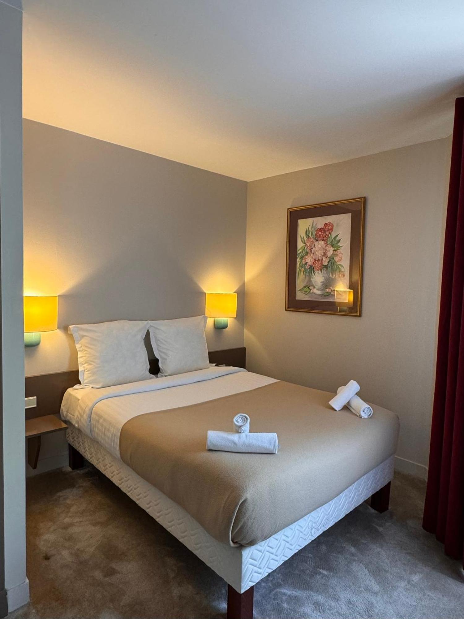 Hotel Paris Vesinet- Logis Hotel Restaurant Le Vésinet 외부 사진